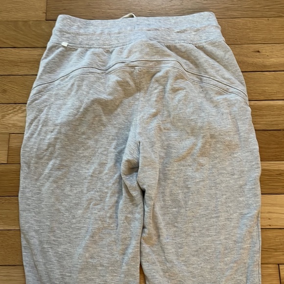Lululemon Joggers EUC - Picture 3 of 3
